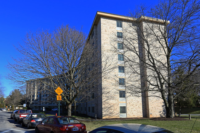 Weinberg Manor East in Baltimore, MD - Building Photo - Building Photo