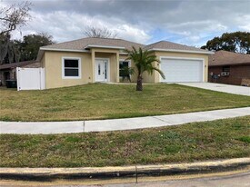 925 Lora St in Daytona Beach, FL - Building Photo