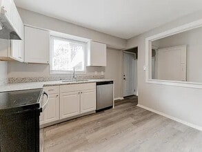 10909 Pear Tree Ln in St. Ann, MO - Building Photo - Building Photo