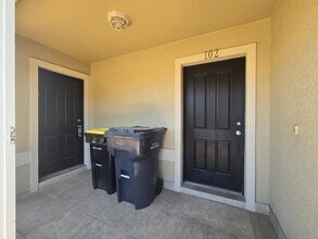 102 Monroe Cir in Davenport, FL - Building Photo - Building Photo