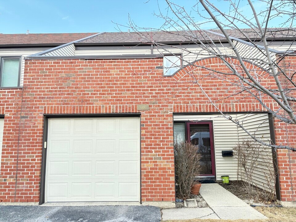 648 Naples Ct in Glenview, IL - Building Photo