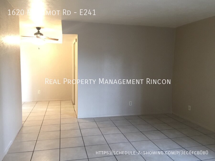 1620 N Wilmot Rd in Tucson, AZ - Building Photo