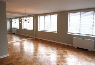 6631 Wakefield Dr, Unit 717 in Alexandria, VA - Building Photo - Building Photo