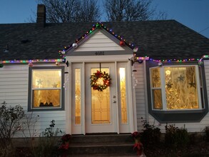 4681 Royal Ave in Eugene, OR - Foto de edificio - Building Photo