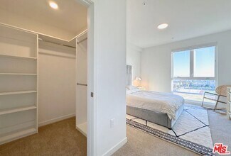 689S S Catalina St in Los Angeles, CA - Building Photo - Building Photo
