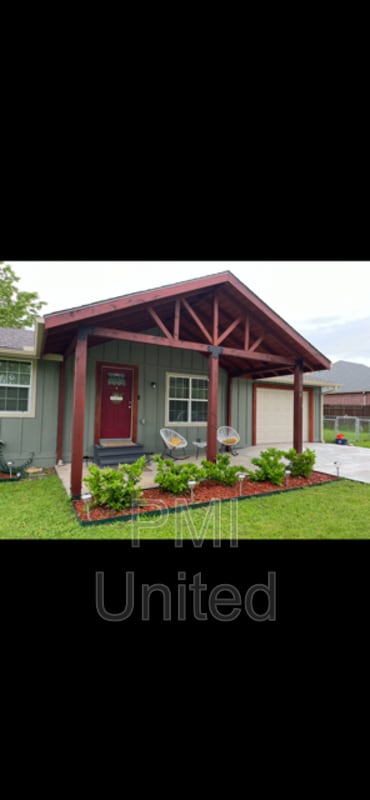 1924 Audra Ln in Denton, TX - Foto de edificio - Building Photo