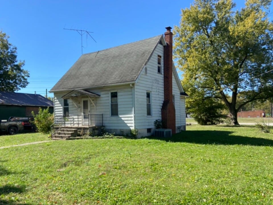 202 S Bess Ave in Marissa, IL - Foto de edificio