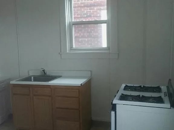 2116 Bedford Ave in Pittsburgh, PA - Building Photo - Building Photo