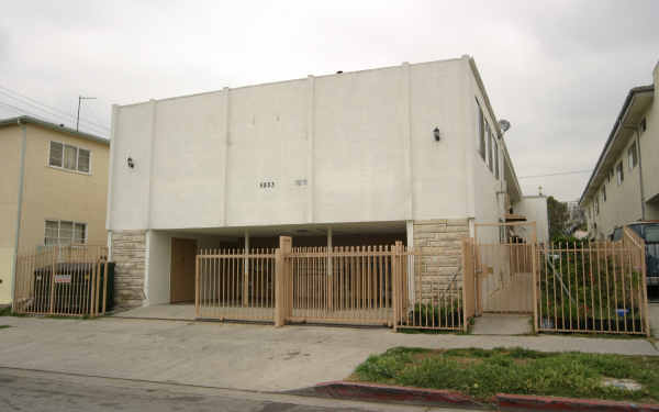 5853 Gregory Ave in Los Angeles, CA - Foto de edificio