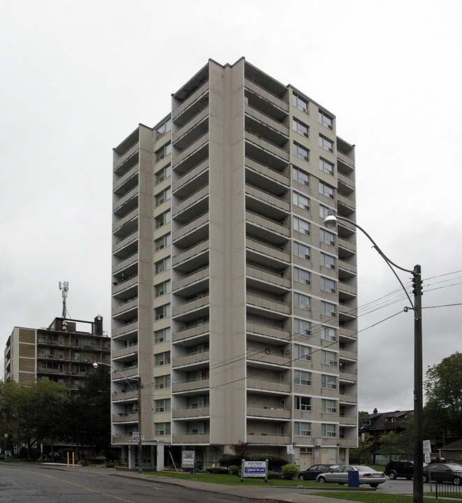 The Summit in Toronto, ON - Building Photo