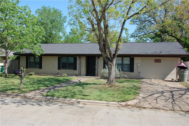 property at 407 W Brookside Dr