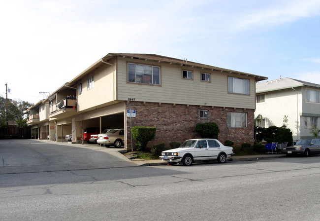 1845 Ednamary Way in Mountain View, CA - Foto de edificio - Building Photo