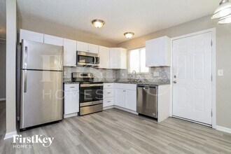 8 Sandpiper Ct in Amelia, OH - Building Photo - Building Photo