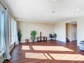 368 Rector St-Unit -209 in Perth Amboy, NJ - Building Photo - Building Photo
