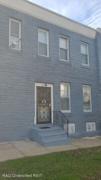 1760 N Lindenwood St