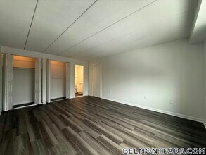 55 Hill Rd, Unit 304 in Belmont, MA - Building Photo - Building Photo