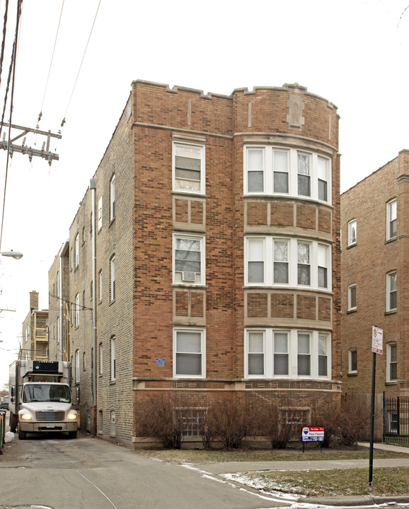 6343 N Oakley Ave in Chicago, IL - Building Photo