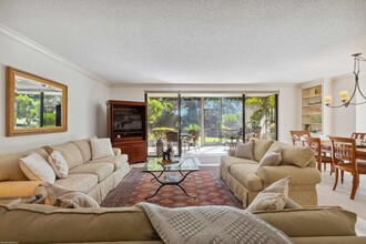 2810 Polo Island Dr in Wellington, FL - Building Photo - Building Photo
