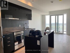 8 Tippett Rd in Toronto, ON - Building Photo - Building Photo