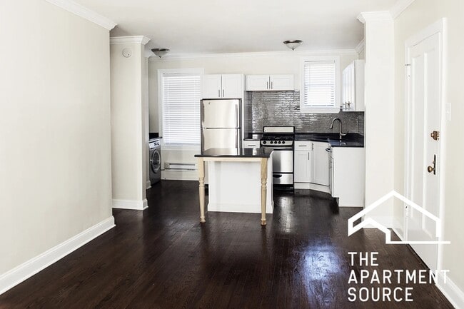 property at 3841 N Greenview Ave