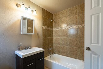 3045 Golfcrest Blvd in Houston, TX - Building Photo - Building Photo