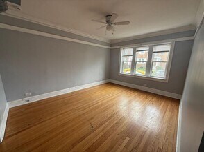 3020 N Karlov Ave in Chicago, IL - Building Photo - Building Photo