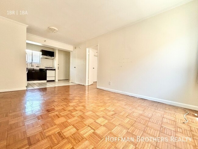 property at 1816 N Gramercy Pl