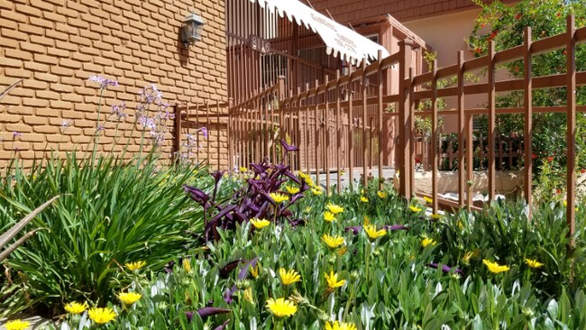 8108 Langdon Ave, Unit 1 in North Hollywood, CA - Foto de edificio - Building Photo