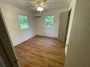 1221 Lake Dr in Gonzalez, FL - Building Photo - Building Photo