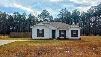 134 Canal St E in Leesburg, GA - Building Photo