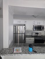 Room in Apartment on Arlyn Cir in Charlotte, NC - Building Photo