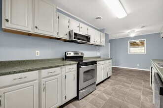 415 Forrest Ct in Columbus, MS - Foto de edificio - Building Photo