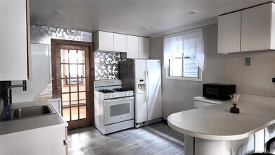 3249 Barkley Ave in Bronx, NY - Building Photo - Building Photo
