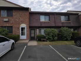 100 Mark Ln in Waterbury, CT - Building Photo