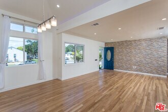 5400 W 82nd St in Los Angeles, CA - Building Photo - Building Photo