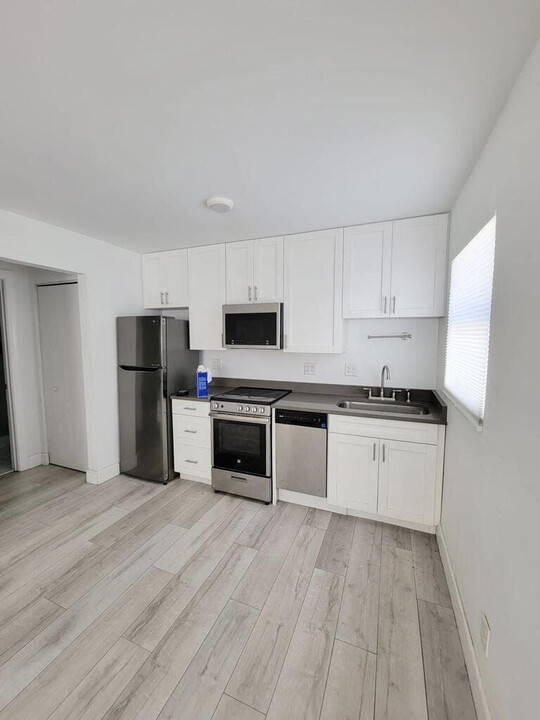 102 S K St-Unit -1 in Lake Worth, FL - Building Photo