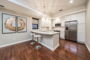 Peregrine 100 in Kalamazoo, MI - Building Photo