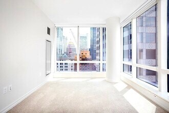 1 Franklin St, Unit 1510 in Boston, MA - Foto de edificio - Building Photo