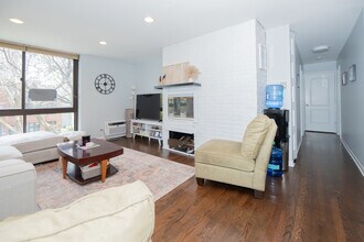 2201 N Cleveland Ave in Chicago, IL - Building Photo - Building Photo