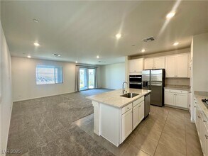 1570 Crowned Eagle St in Las Vegas, NV - Building Photo - Building Photo