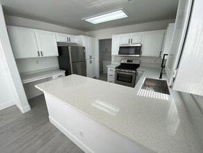 1213 Allure Dr in Las Vegas, NV - Foto de edificio - Building Photo