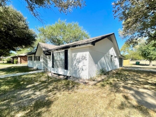 501 Karnes Dr in Robinson, TX - Building Photo - Building Photo