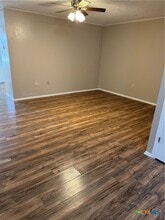 510 N Bauer St in Seguin, TX - Building Photo - Building Photo