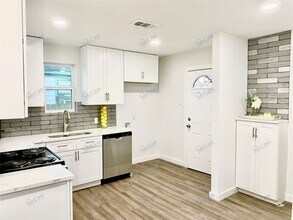 2425 Jennings Ave in Dallas, TX - Building Photo - Building Photo