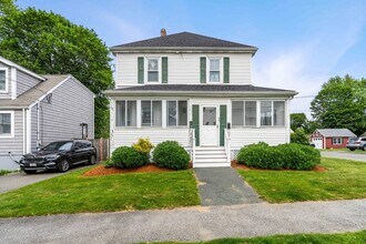 66 Lawrence St, Unit 2 in Danvers, MA - Building Photo - Building Photo