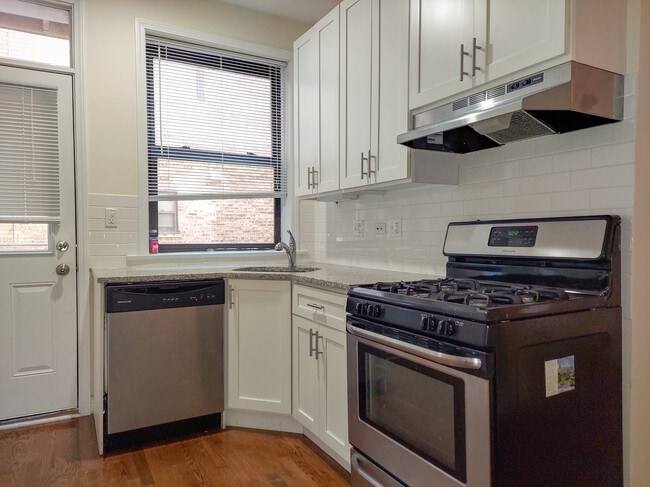 property at 4653 N Wolcott Ave