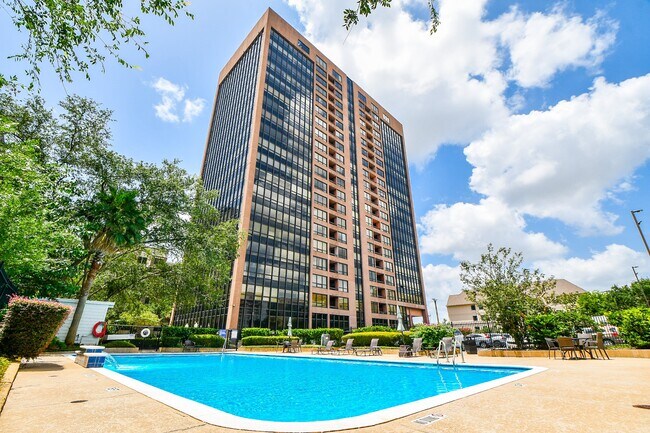 5150 Hidalgo St in Houston, TX - Foto de edificio - Building Photo