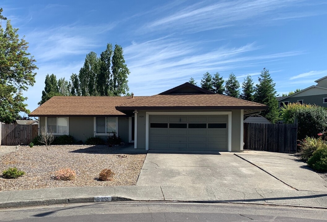 820 Lombard Way in Rohnert Park, CA - Building Photo