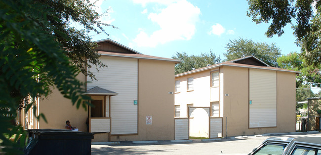 4 Building Apartment Complex in Tampa, FL - Building Photo - Building Photo