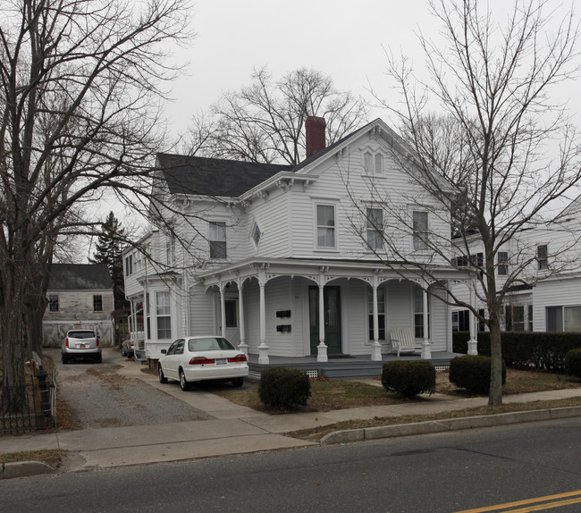 611 Main St in Greenport, NY - Building Photo - Building Photo